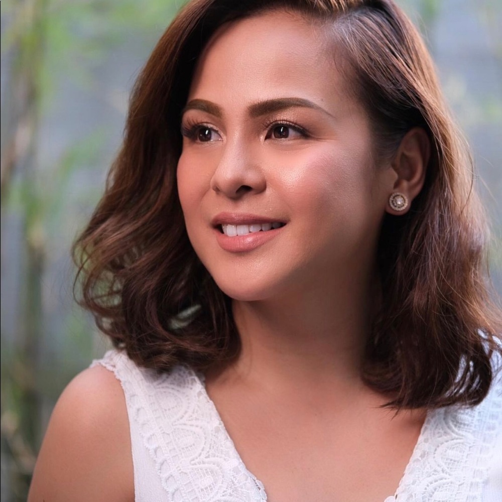 Meet your Posher, Emmia